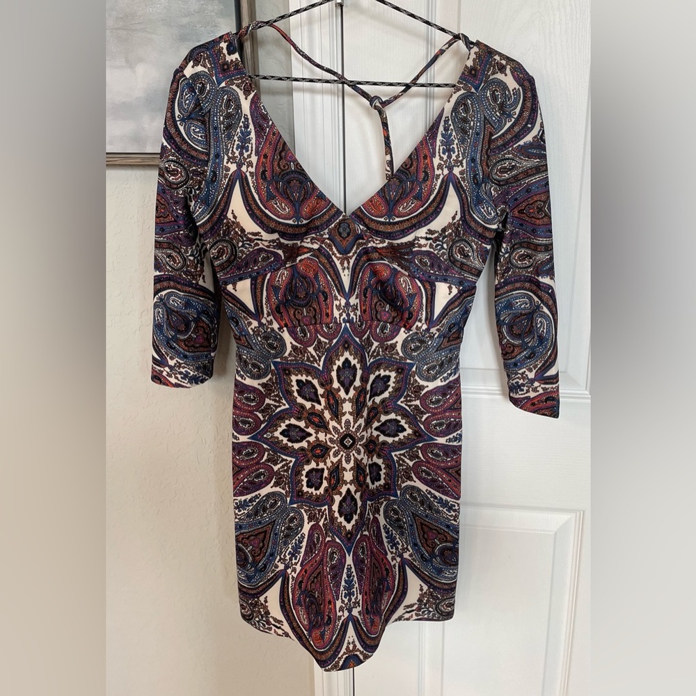 Alexia Admor Women’s Paisley Retro V-Neck/V-Back BodyconScuba Mini Dress-XS-NWOT